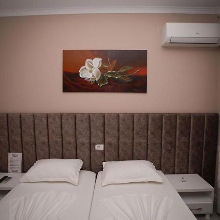 Hotel Kojku ดูร์เรส ภายนอก รูปภาพ
